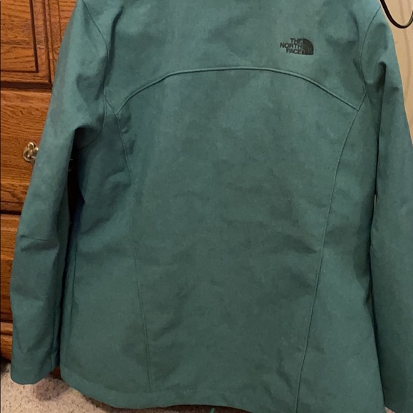 Cute never worn jacket - Picture 3 of 3